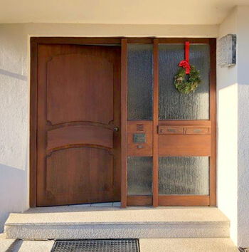 Haustürelement neu lasiert